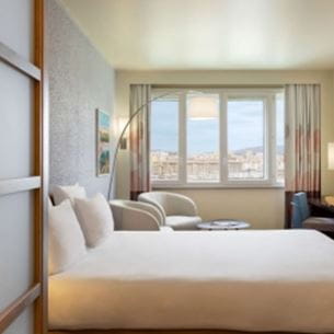 Une chambre de l'hôtel Novotel à Marseille